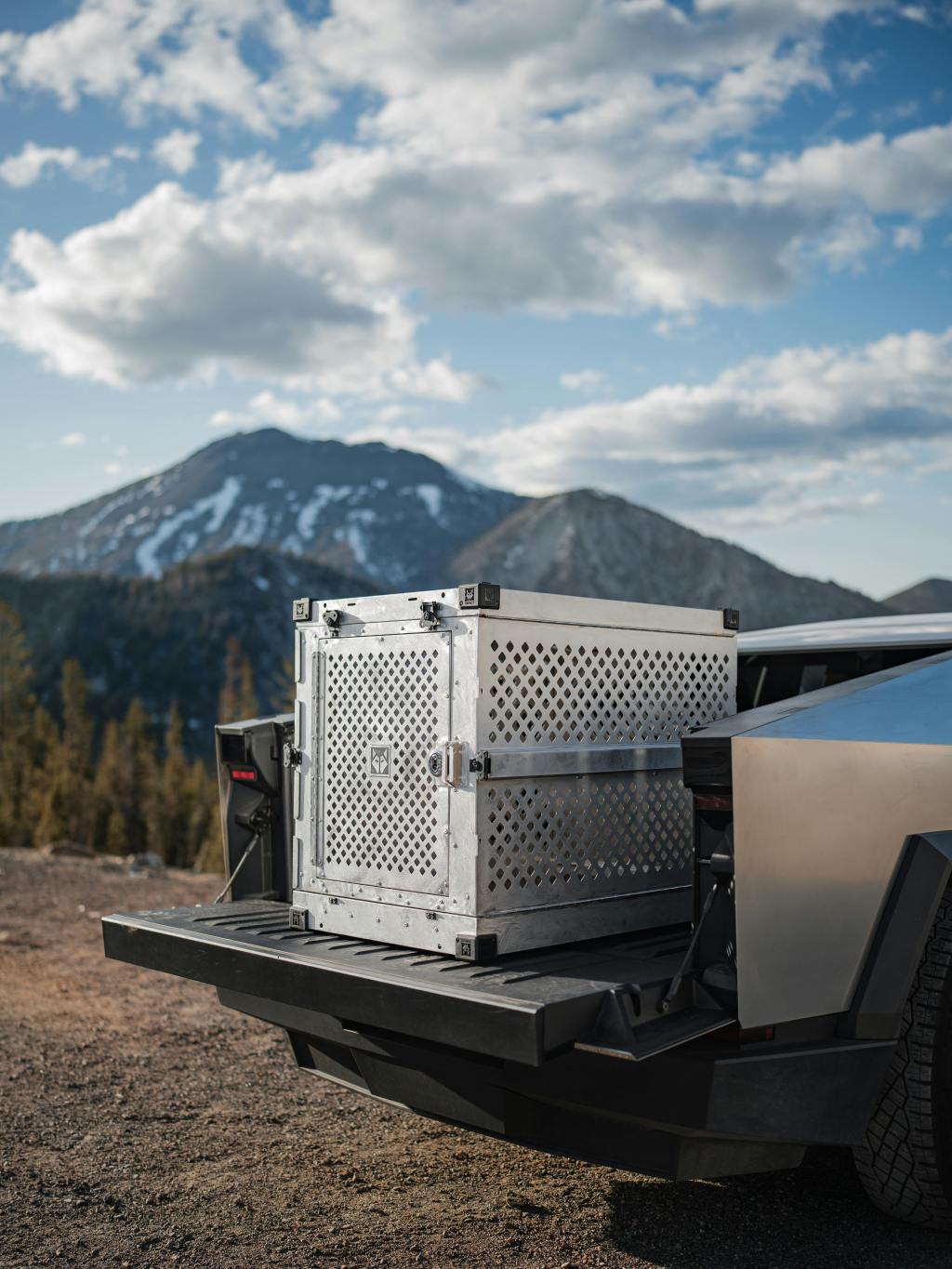 Debunking the 5 Biggest Myths About Aluminum Dog Crates