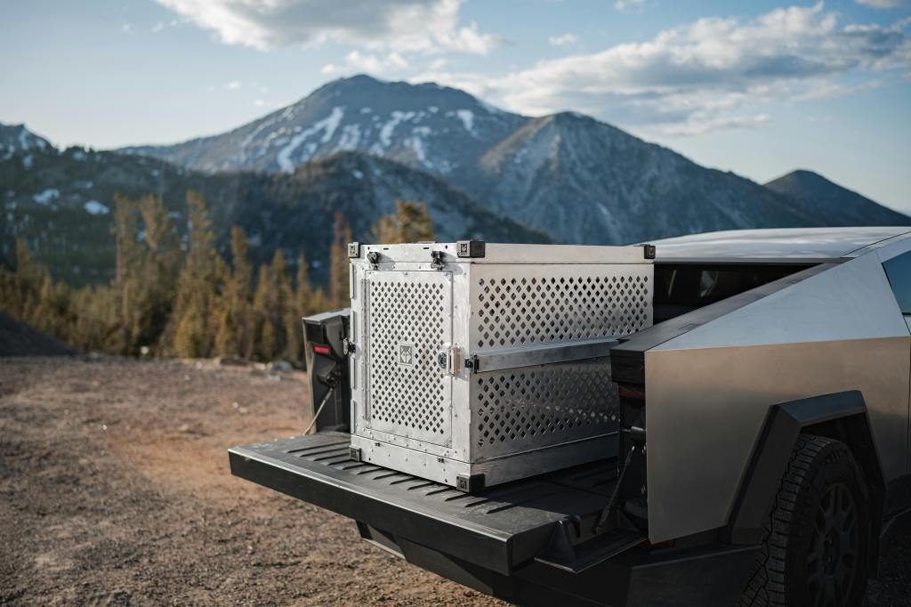 Custom Aluminum Dog Crates: Are They Worth the Extra&nbsp;Cost?